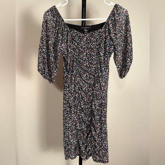Love Cameron Dresses & Skirts - EUC Love Cameron Mini Dress in Black Ditsy Floral Ruched Stretchy Medium